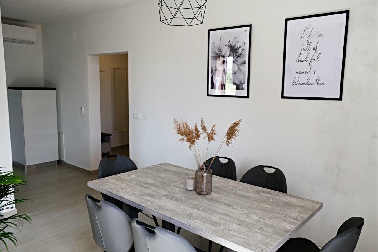 Apartment Luna Umag Buitenkant foto