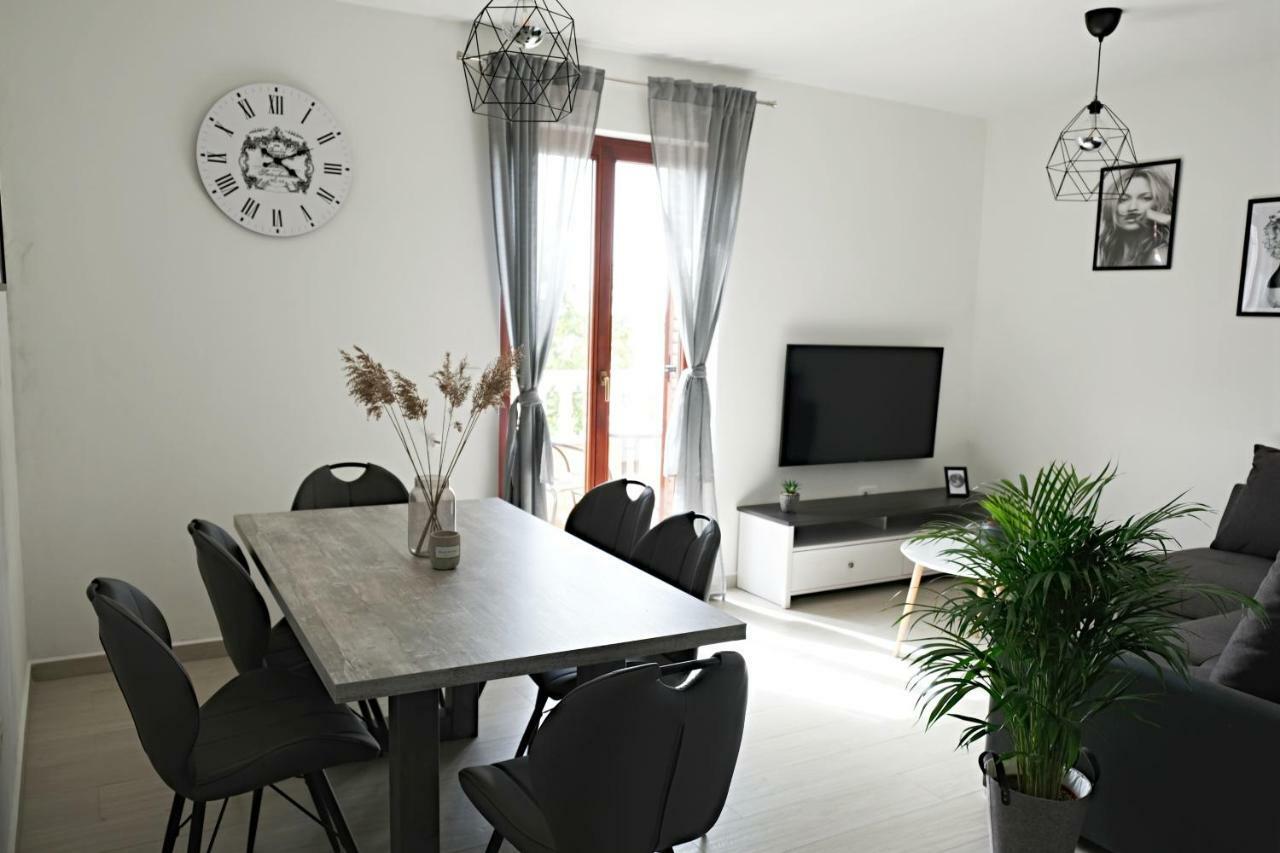 Apartment Luna Umag Buitenkant foto